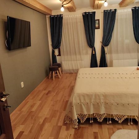 Апартаменты Evelyn'S Place Брашов Экстерьер фото