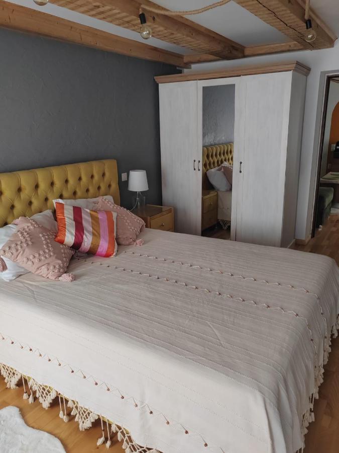 Апартаменты Evelyn'S Place Брашов Экстерьер фото
