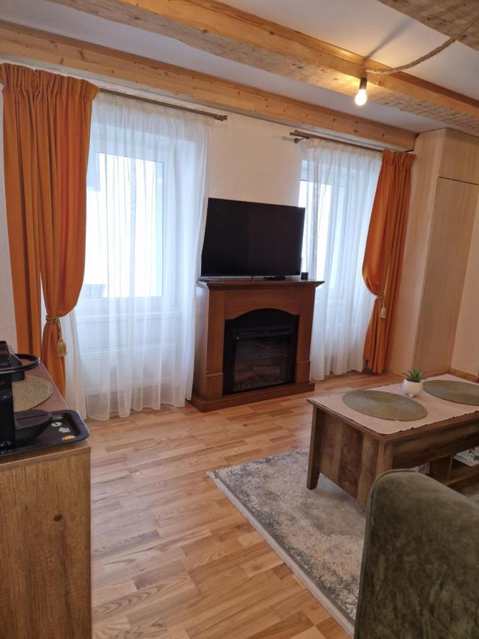 Апартаменты Evelyn'S Place Брашов Экстерьер фото