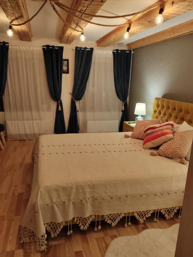 Апартаменты Evelyn'S Place Брашов Экстерьер фото