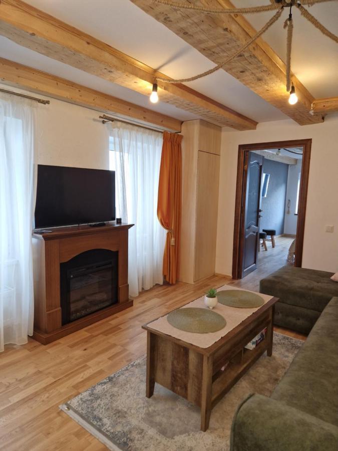 Апартаменты Evelyn'S Place Брашов Экстерьер фото